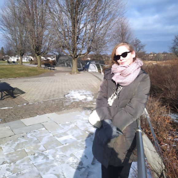 Meet your Posher, Alexandra - Picture 1 of 1